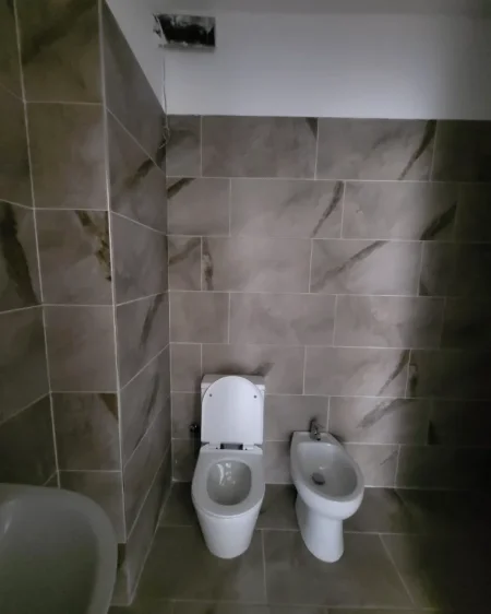 Tirane, shitet apartament 2+1+Ballkon Kati 2, 106 m² 212.221 € (Sauk I Vjeter)