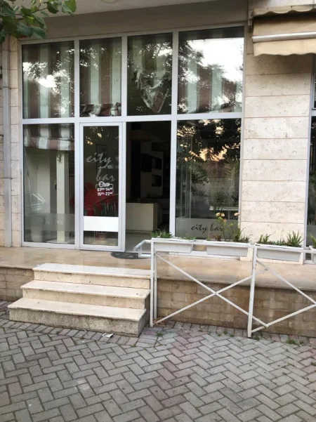Elbasan, shitet ambjent biznesi Kati 0, 158 m² 250.000 € (Rr. Janaq Kilica, Lagja Visarion Xhuvani)