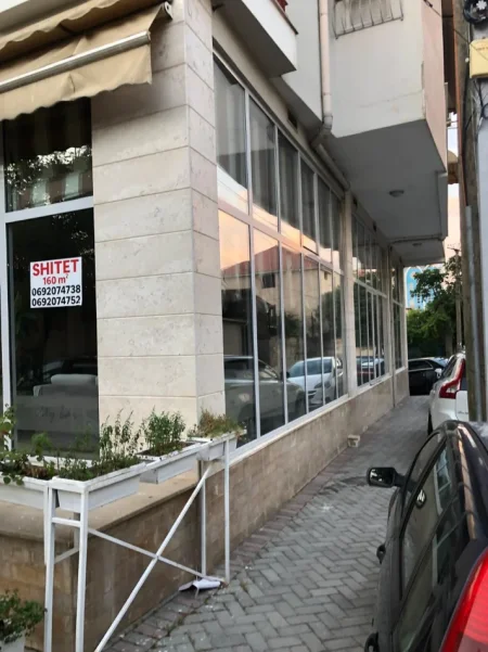 Elbasan, shitet ambjent biznesi Kati 0, 158 m² 250.000 € (Rr. Janaq Kilica, Lagja Visarion Xhuvani)
