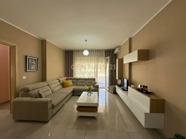 Tirane, jepet me qera apartament 2+1+Ballkon Kati 3, 98 m² 600 € (restorant durresi)