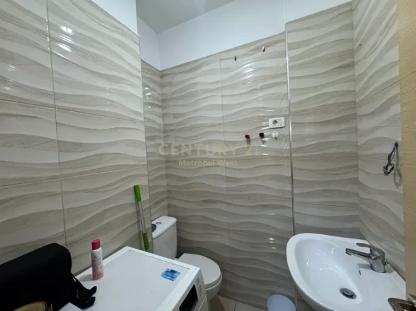 Tirane, jepet me qera apartament 2+1+Ballkon Kati 3, 98 m² 600 € (restorant durresi)