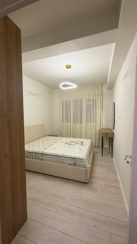 Tirane, jap me qera apartament 1+1+Ballkon Kati 2, 70 m² 600 € (River Residence, Unaza e Re)
