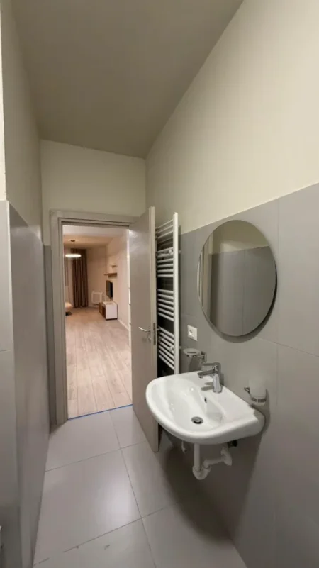 Tirane, jap me qera apartament 1+1+Ballkon Kati 2, 70 m² 600 € (River Residence, Unaza e Re)