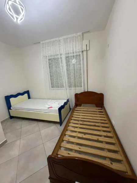 Tirane, jepet me qera apartament 2+1 Kati 2, 65 m² 650 € (Don Bosko)