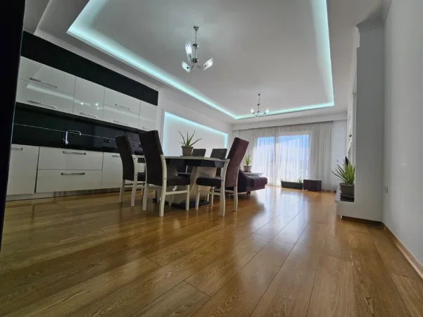 Tirane, jepet me qera apartament 2+1+Ballkon Kati 3, 120 m² 900 € (Kopshtit Zoologjik)