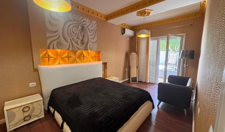 Tirane, jepet me qera apartament 2+1 Kati 0, 140 m² 750 € (Liqeni Thate)