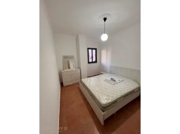 Tirane, jepet me qera apartament 1+1+Ballkon Kati 3, 55 m² 500 € (Metropol143505)