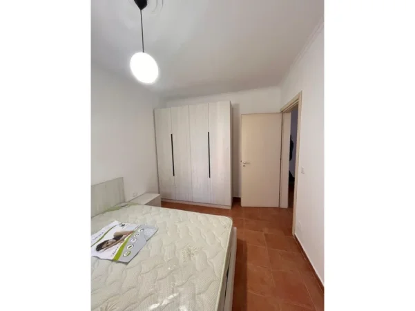 Tirane, jepet me qera apartament 1+1+Ballkon Kati 3, 55 m² 500 € (Metropol143505)