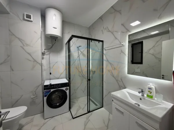 Tirane, jepet me qera apartament 1+1+Ballkon Kati 4, 75 m² 530 € (Unaza e re)
