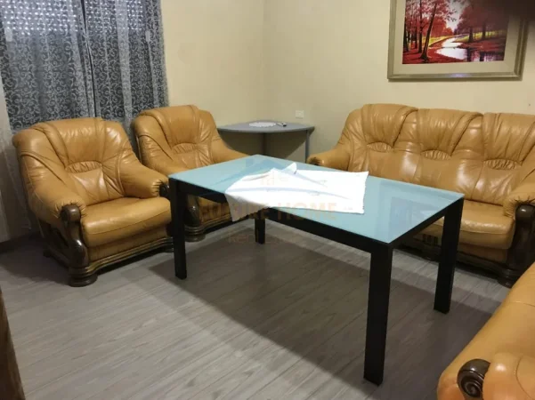 Tirane, shitet Vile 4- Katshe Kati 1, 620 m² 450.000 € (Institut)
