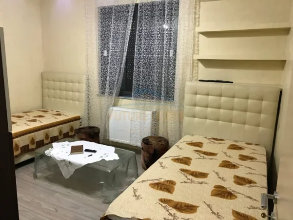 Tirane, shitet Vile 4- Katshe Kati 1, 620 m² 450.000 € (Institut)