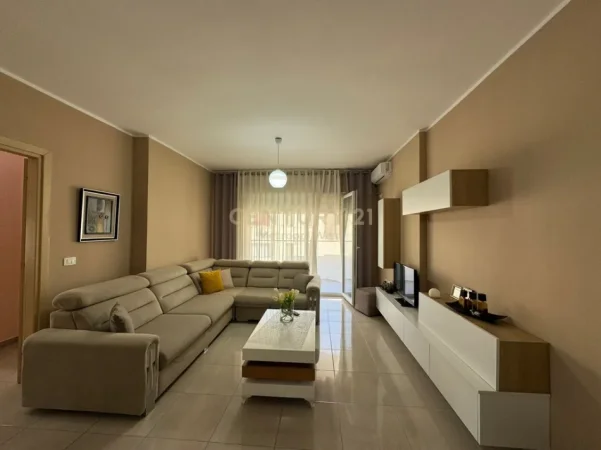 Tirane, jepet me qera apartament 2+1+Ballkon Kati 3, 108 m² 600 € (WEST143864)