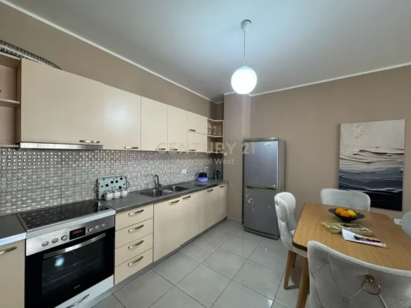 Tirane, jepet me qera apartament 2+1+Ballkon Kati 3, 108 m² 600 € (WEST143864)