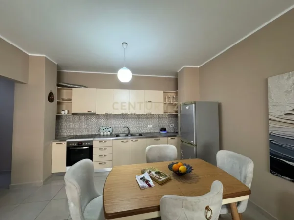 Tirane, jepet me qera apartament 2+1+Ballkon Kati 3, 108 m² 600 € (WEST143864)