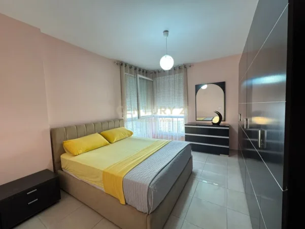 Tirane, jepet me qera apartament 2+1+Ballkon Kati 3, 108 m² 600 € (WEST143864)
