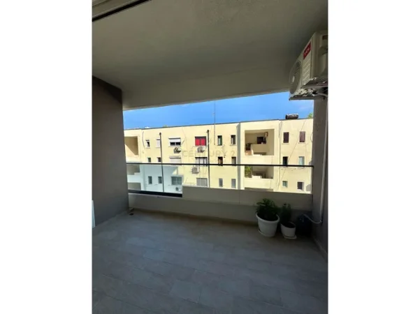 Tirane, jepet me qera apartament 2+1+Ballkon Kati 3, 108 m² 600 € (WEST143864)