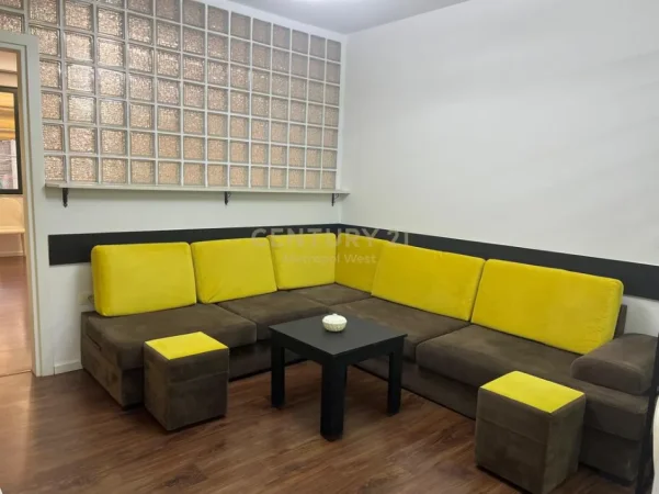 Tirane, jepet me qera apartament 1+1 Kati 1, 50 m² 500 € (WEST143437)