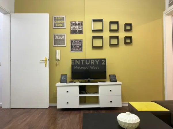 Tirane, jepet me qera apartament 1+1 Kati 1, 50 m² 500 € (WEST143437)