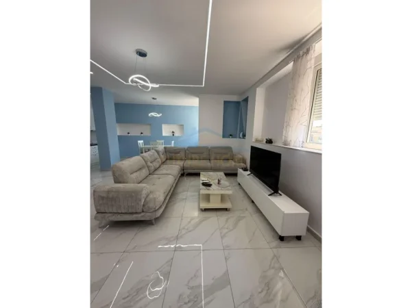 Tirane, jepet me qera apartament 1+1+Post Parkimi+Ballkon Kati 9, 87 m² 680 € (Siri Kodra)