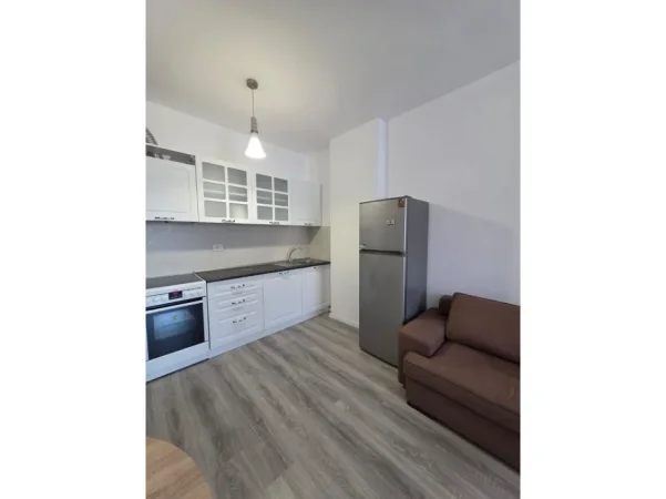 Tirane, jepet me qera apartament 1+1 Kati 4, 61 m² 550 € (laprake dritan hoxha)