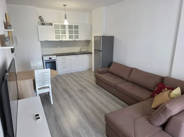 Tirane, jepet me qera apartament 1+1 Kati 4, 61 m² 550 € (laprake dritan hoxha)