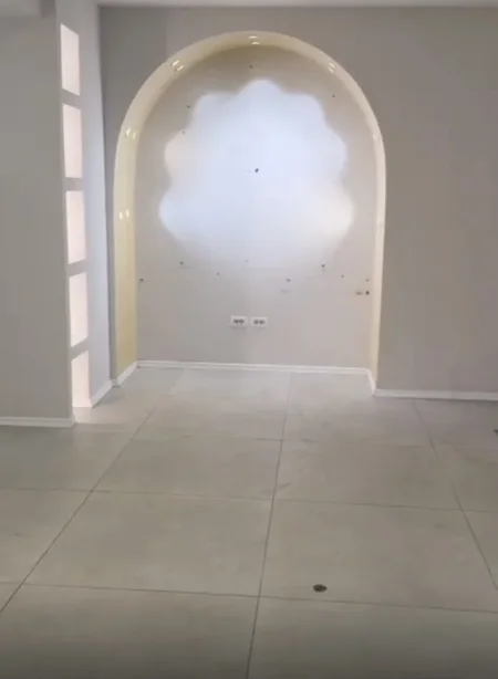 Tirane, jepet me qera ambjent biznesi Kati 0, 60 m² 600 € (vasil shanto)