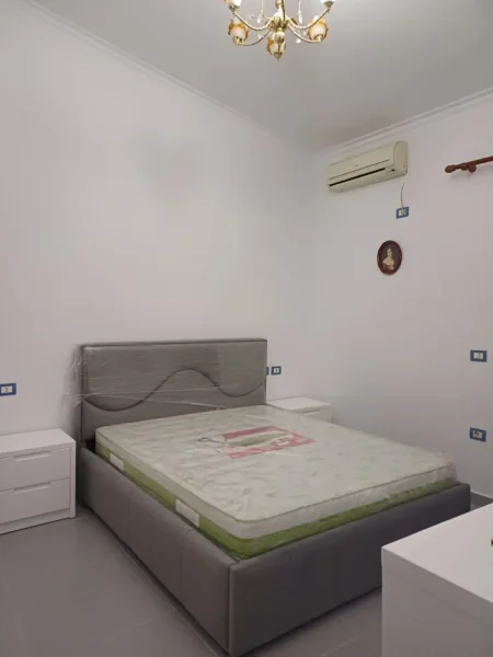 Tirane, jepet me qera apartament 1+1 Kati 6, 70 m² 470 € (Rruga Rrapo Hekali)