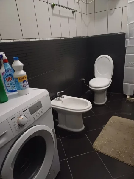 Tirane, jepet me qera apartament 1+1 Kati 6, 70 m² 470 € (Rruga Rrapo Hekali)
