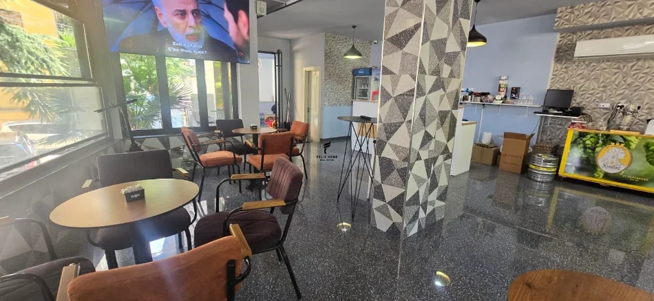 Tirane, jepet me qera ambjent biznesi Kati 1, 90 m² 650 € (MINE PEZA)