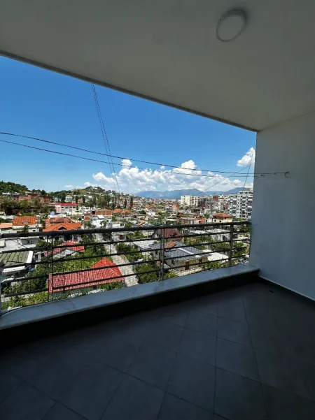 Tirane, jepet me qera apartament 2+1+Aneks+Ballkon Kati 5, 110 m² 480 € (Rruga Thoma Koxhaj)