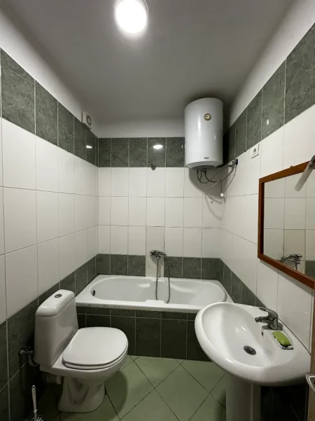 Tirane, jepet me qera apartament 2+1+Aneks+Ballkon Kati 5, 110 m² 480 € (Rruga Thoma Koxhaj)