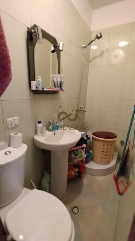 Tirane, shitet apartament 2+1+Ballkon Kati 7, 91 m² 230.000 € (pallati me shigjeta)