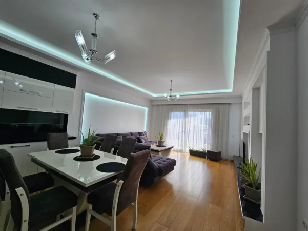 Tirane, jepet me qera apartament 2+1+Ballkon Kati 3, 120 m² 900 € (Kopshti Zoologjik)