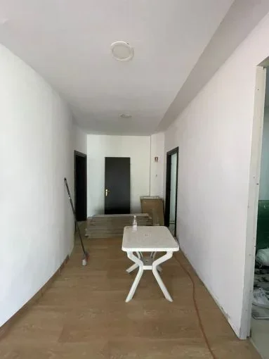 Tirane, jepet me qera dyqan Kati 2, 330 m² 4.500 € (stadiumi dinamo , sheshi willson)