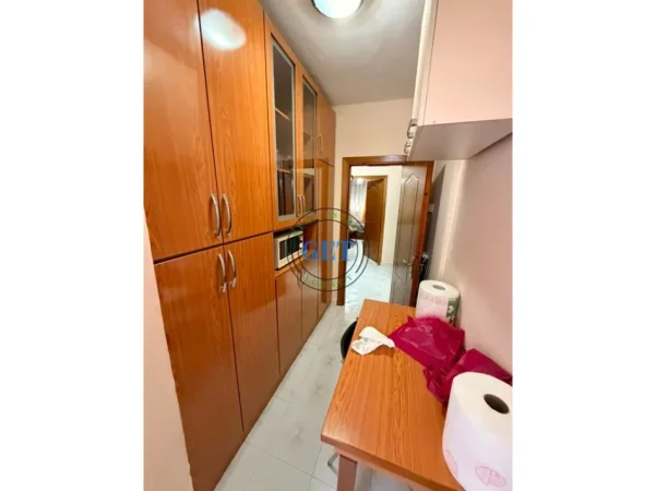 Shqiperi, jepet me qera 1+1+Ballkon Kati 0, 60 m² 300 € 