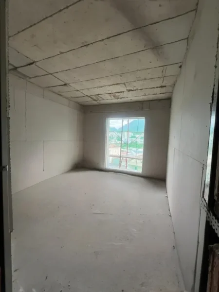 Tirane, shitet apartament 2+1+Ballkon Kati 6, 108 m² 172.800 € (Kompleksi Bengas, Porcelan)