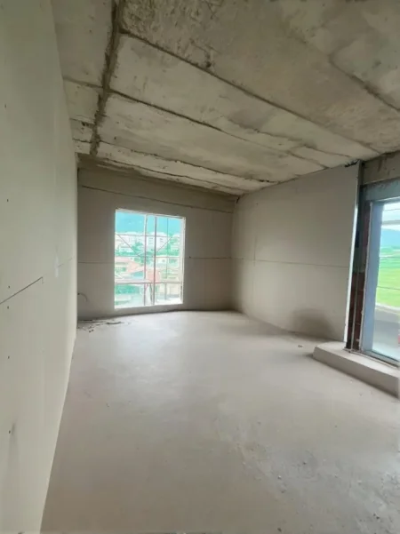 Tirane, shitet apartament 2+1+Ballkon Kati 6, 108 m² 172.800 € (Kompleksi Bengas, Porcelan)