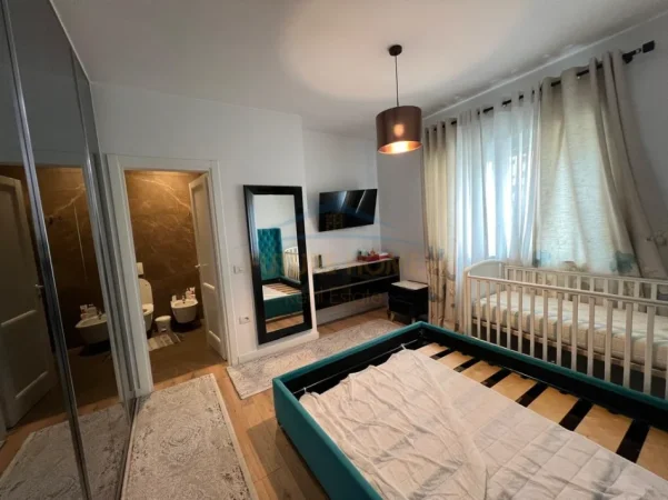 Tirane, shitet apartament 2+1+Ballkon Kati 4, 110 m² 286.000 € (Rruga Panorama)