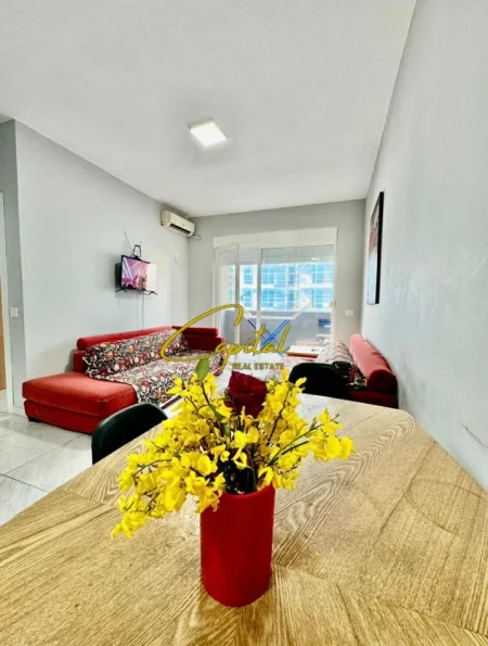 Tirane, jepet me qera apartament 1+1 Kati 7, 60 m² 700 € (KOMUNA E PARISIT)