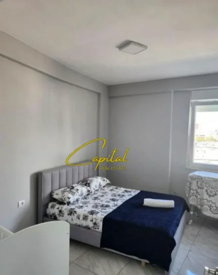 Tirane, jepet me qera apartament 1+1 Kati 7, 60 m² 700 € (KOMUNA E PARISIT)