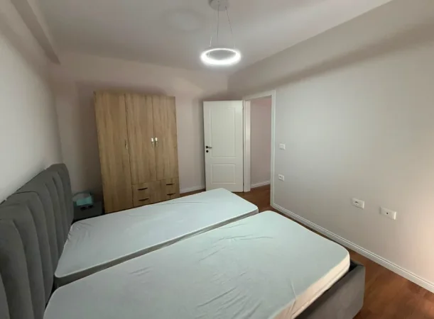 Tirane, jepet me qera apartament 2+1 , 78 m² 750 € 