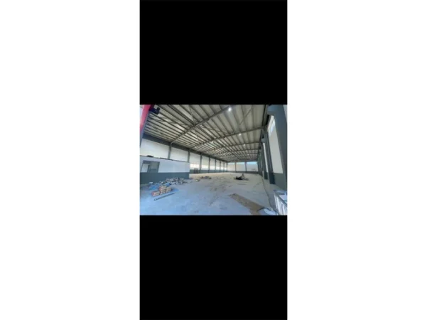 Tirane, jepet me qera ambjent biznesi , 1.065 m² 4.000 € 