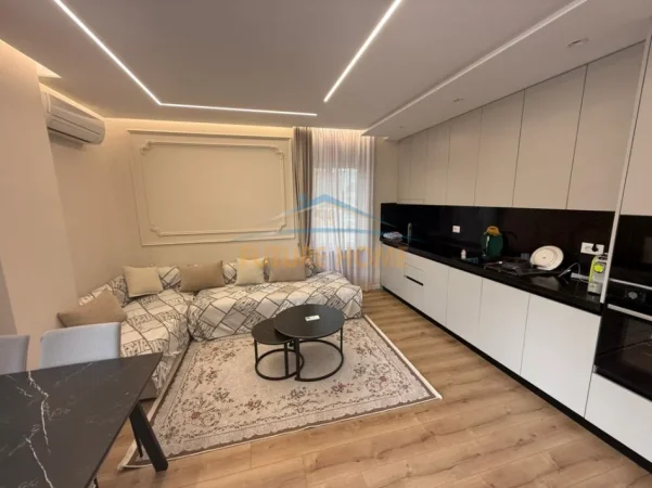Tirane, jepet me qera apartament 2+1+2 Kati 1, 87 m² 700 € (RRUGA DRITAN HOXHA)