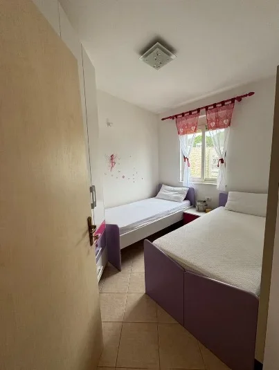 Durres, shitet apartament 2+1+Ballkon Kati 1, 80 m² 200.000 € (Gjiri i Lalzit)