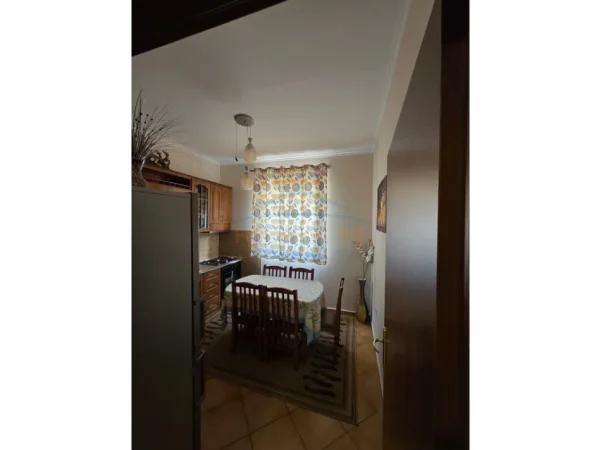 Tirane, shitet Vile , 395.000 € 