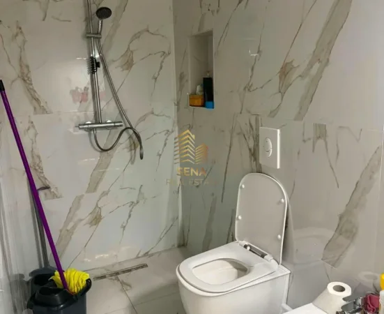 Tirane, jepet me qera apartament 1+1+Ballkon Kati 2, 60 m² 600 € (Kompleksi Panorama)