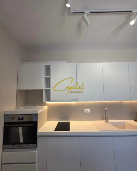 Tirane, jepet me qera apartament 1+1 Kati 3, 64 m² 530 € (5 MAJI)