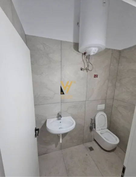 Tirane, jepet me qera ambjent biznesi Kati 0, 60 m² 520 € (DON BOSKO)