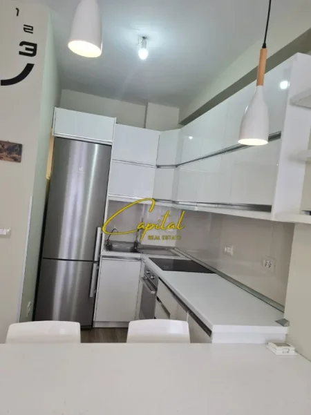 Tirane, jepet me qera apartament 1+1 Kati 7, 60 m² 430 € (ASTIR)