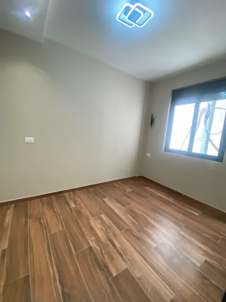 Tirane, jepet me qera ambjent biznesi Kati 0, 208 m² 4.000 € 